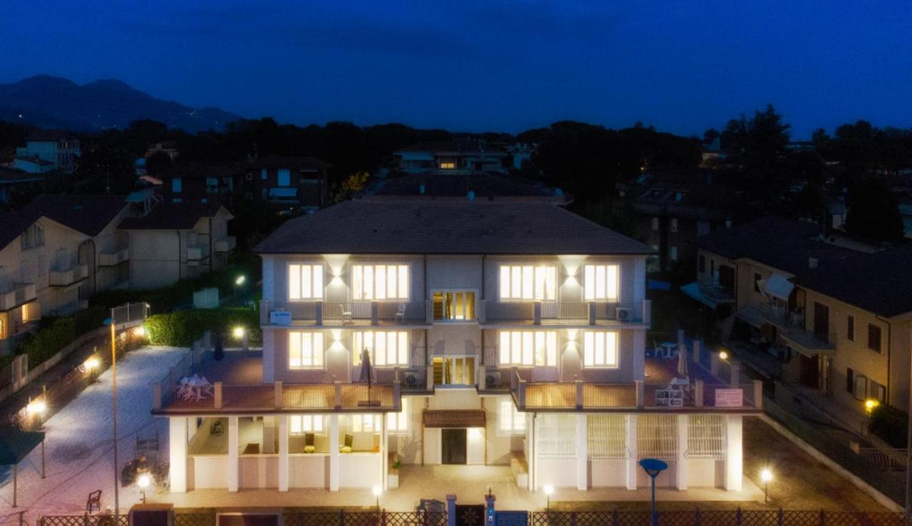 Residence Deamarina Marina di Massa Εξωτερικό φωτογραφία