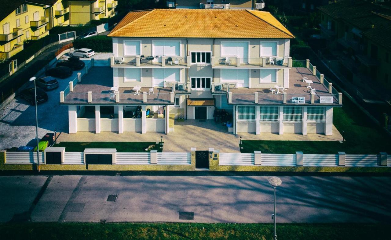 Residence Deamarina Marina di Massa Εξωτερικό φωτογραφία