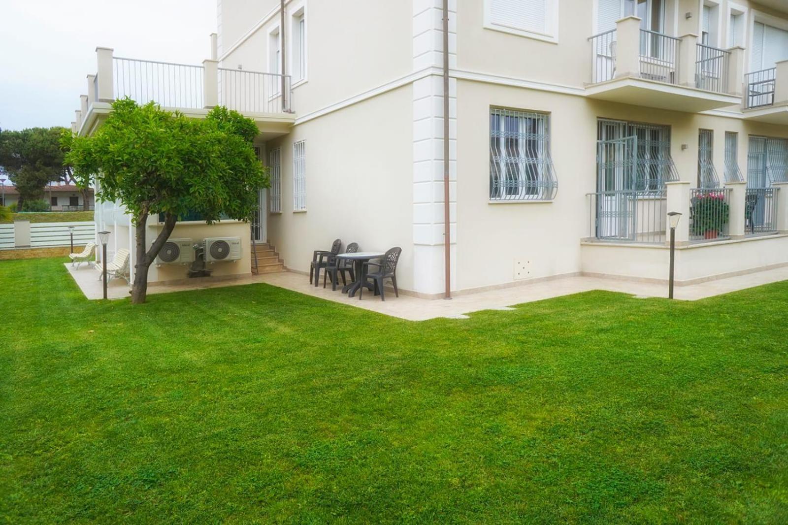 Residence Deamarina Marina di Massa Εξωτερικό φωτογραφία
